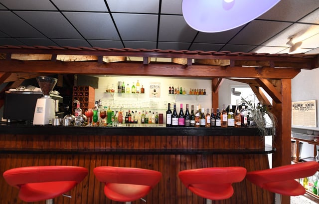  Le bar du Clyde's Hotel Restaurant Bar, un spot idéal et chaleureux