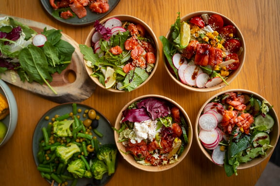 Le renouveau des Bars à Salades à l'ère du digital : une expérience culinaire connectée