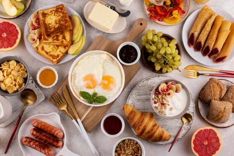 Comment proposer un Brunch dans votre hôtel : développez votre affluence avec notre guide